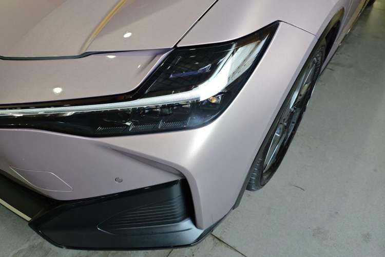 Used Toyota bZ3 2023 616 km Long-Range Premium Left Front Headlight