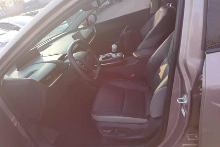 Used Toyota bZ3 2023 616 km Long-Range Premium Left Front Seat