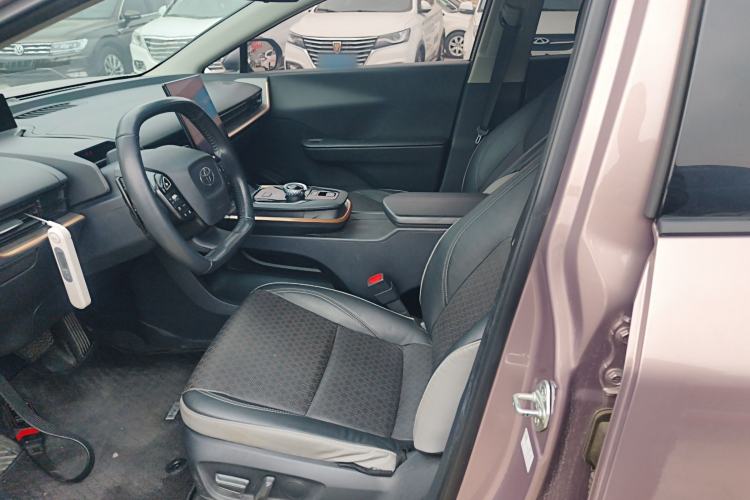 Used Toyota bZ3 2023 616 km Long-Range Premium Left Front Seat