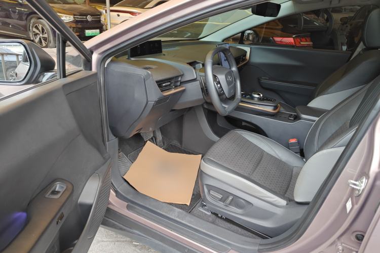 Used Toyota bZ3 2023 616 km Long-Range Premium Left Front Seat