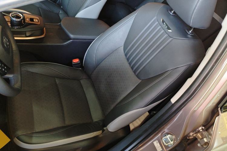 Used Toyota bZ3 2023 616 km Long-Range Premium Left Front Seat
