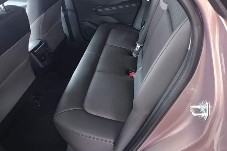 Used Toyota bZ3 2023 616 km Long-Range Premium Left Rear Seat