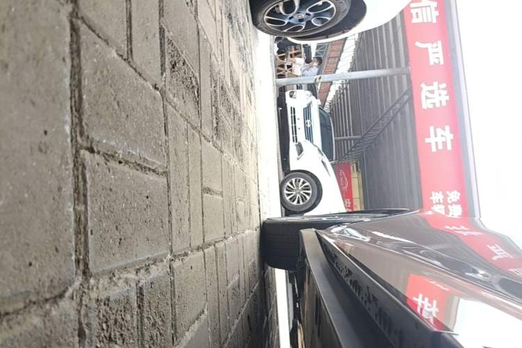 Used Toyota bZ3 2023 616 km Long-Range Premium Left Side Sill