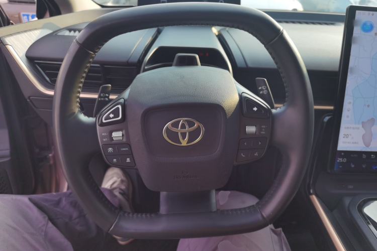 Used Toyota bZ3 2023 616 km Long-Range Premium Steering Wheel
