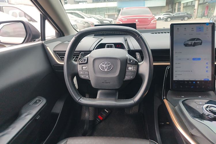 Used Toyota bZ3 2023 616 km Long-Range Premium Steering Wheel