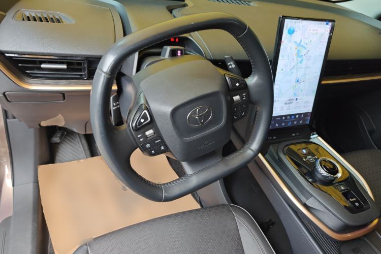 Used Toyota bZ3 2023 616 km Long-Range Premium Steering Wheel