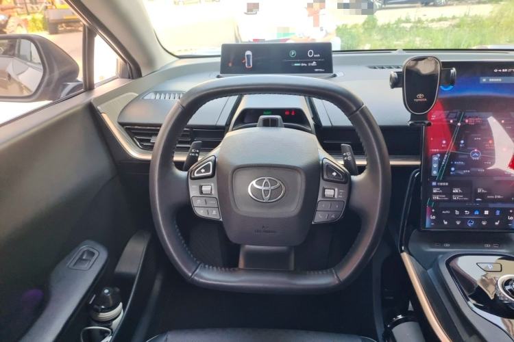Used Toyota bZ3 2023 616 km Long-Range Premium Steering Wheel