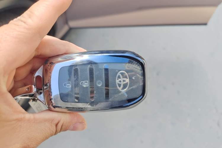 Used Toyota bZ3 2023 616 km Long-Range Premium Vehicle Key