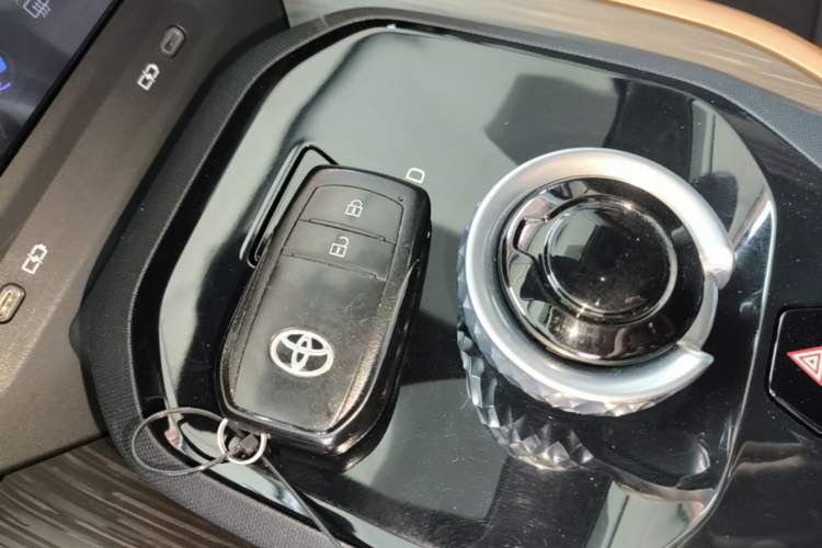 Used Toyota bZ3 2023 616 km Long-Range Premium Vehicle Key