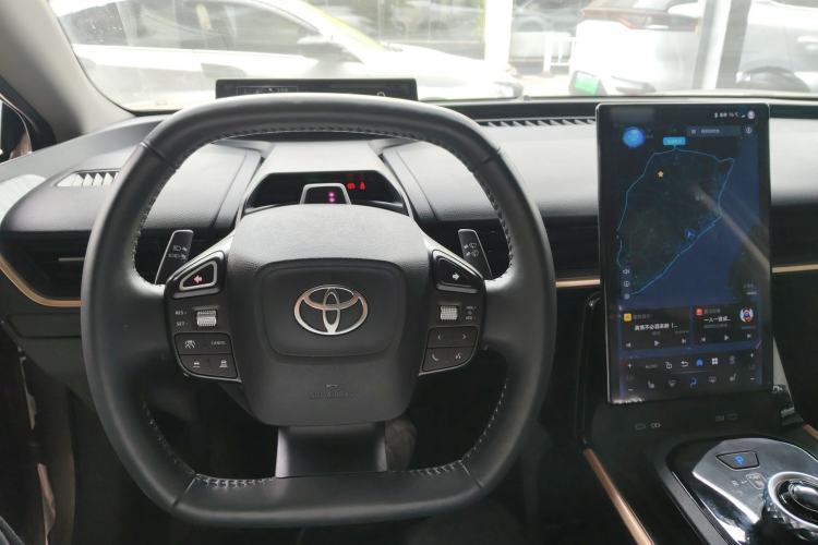 Used Toyota bZ3 2023 616 km Long-Range Premium Center Console