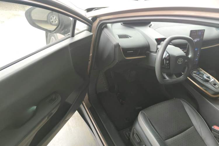 Used Toyota bZ3 2023 616 km Long-Range Premium Driver Seat