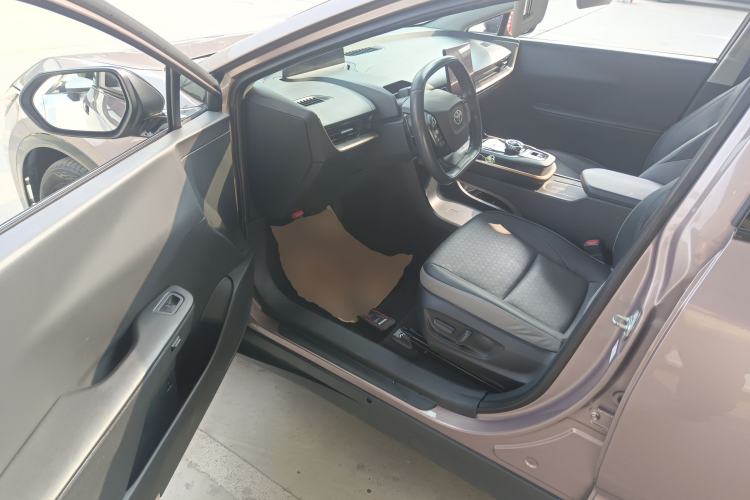 Used Toyota bZ3 2023 616 km Long-Range Premium Driver Seat