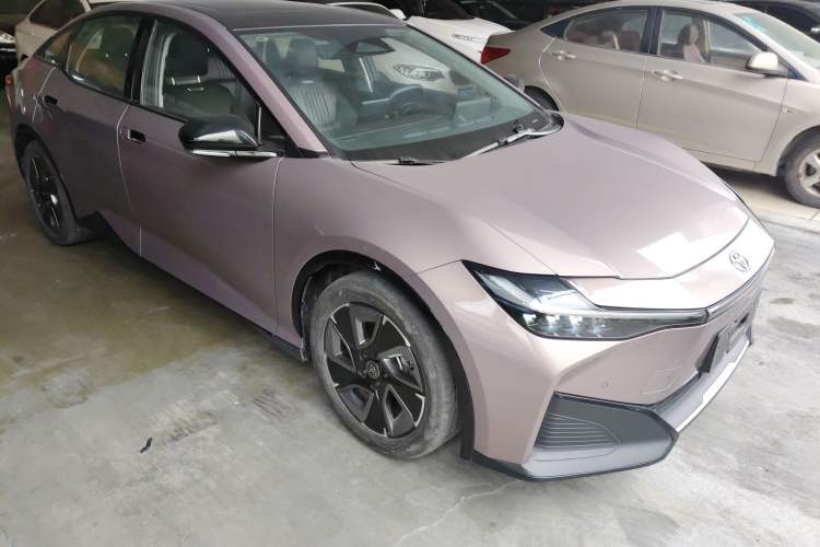 Used Toyota bZ3 2023 616 km Long-Range Premium Exterior 1