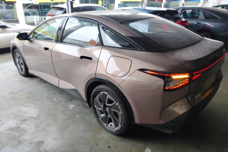 Used Toyota bZ3 2023 616 km Long-Range Premium Exterior 2