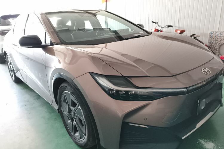 Used Toyota bZ3 2023 616 km Long-Range Premium Exterior 2