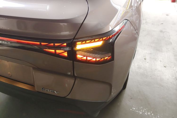 Used Toyota bZ3 2023 616 km Long-Range Premium Exterior 3