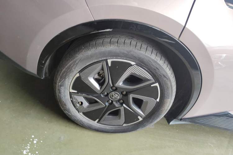 Used Toyota bZ3 2023 616 km Long-Range Premium Exterior 5