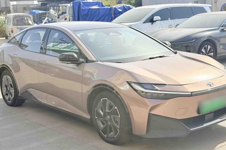 Used Toyota bZ3 2023 616 km Long-Range Premium Exterior 6