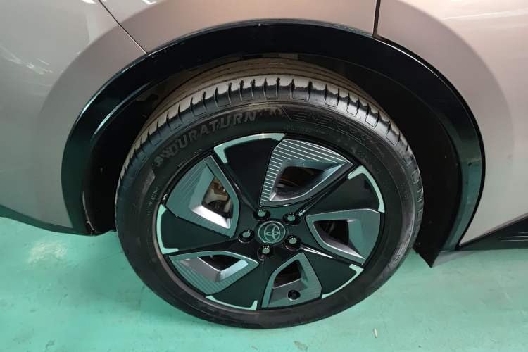 Used Toyota bZ3 2023 616 km Long-Range Premium Exterior 8
