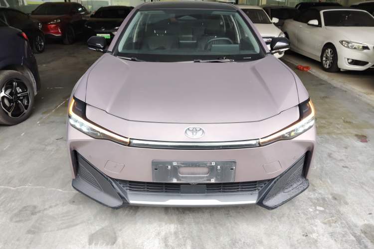 Used Toyota bZ3 2023 616 km Long-Range Premium Front