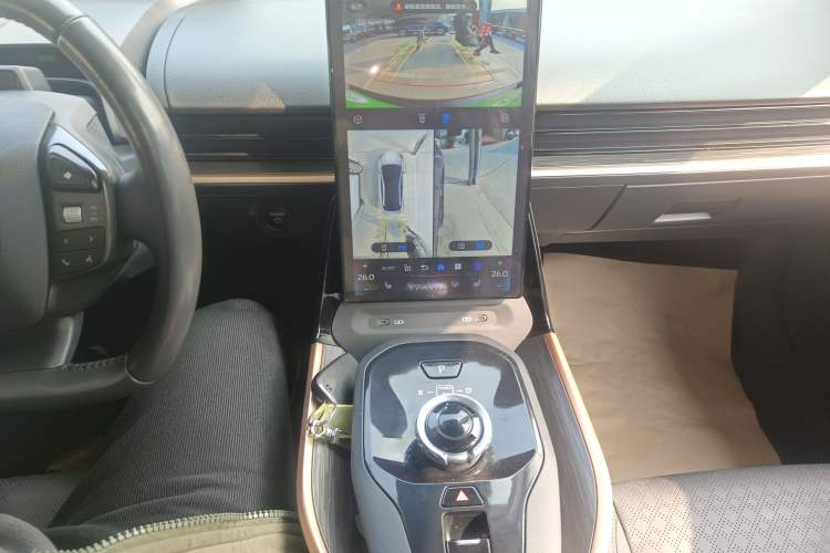 Used Toyota bZ3 2023 616 km Long-Range Premium Gear Lever