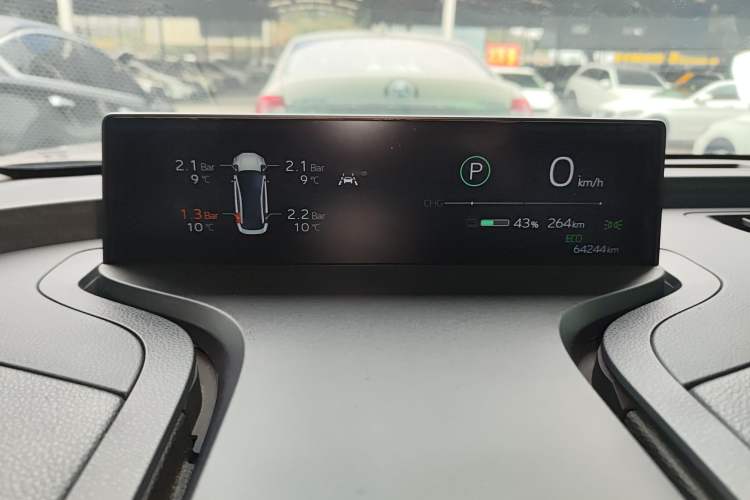 Used Toyota bZ3 2023 616 km Long-Range Premium Instrument Cluster