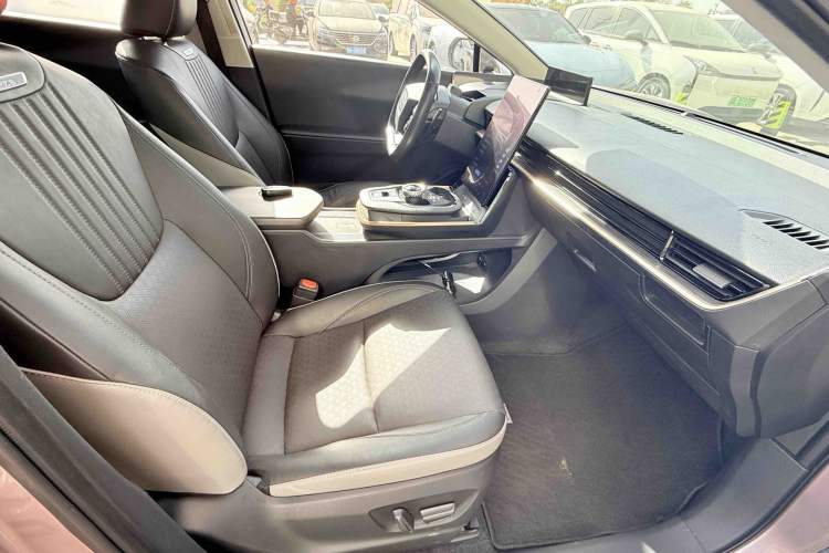 Used Toyota bZ3 2023 616 km Long-Range Premium Interior 1