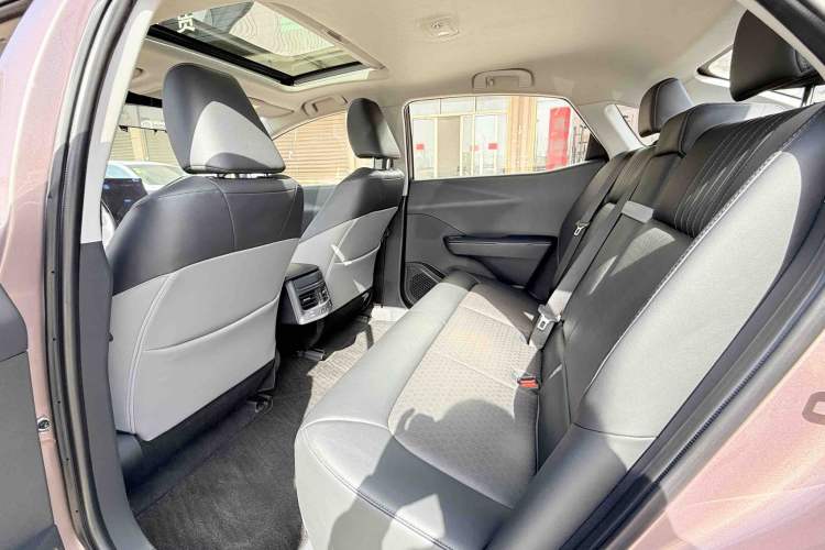 Used Toyota bZ3 2023 616 km Long-Range Premium Interior 2