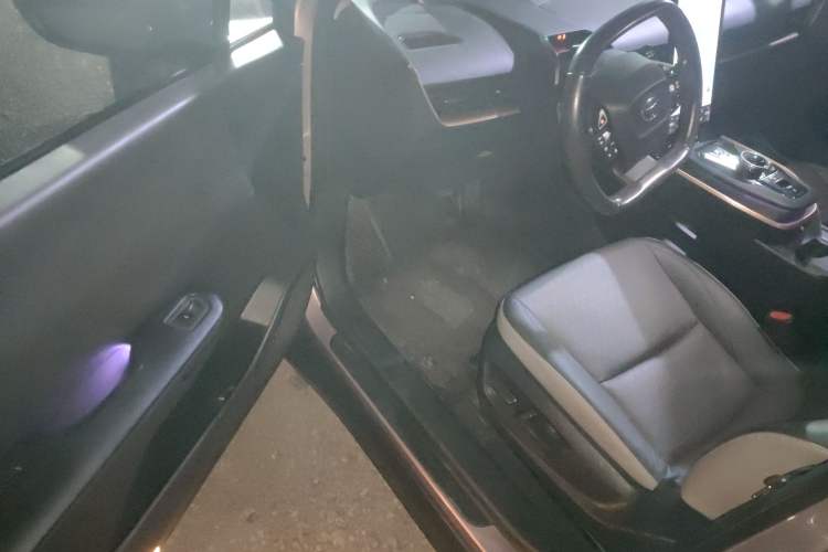 Used Toyota bZ3 2023 616 km Long-Range Premium Interior 3