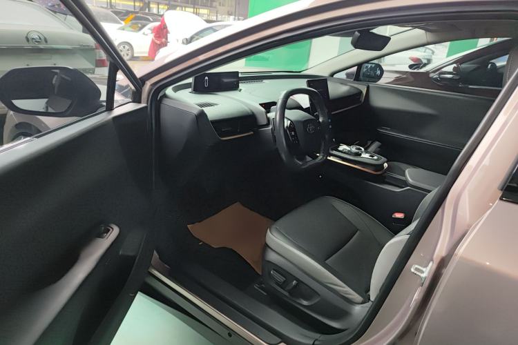 Used Toyota bZ3 2023 616 km Long-Range Premium Interior 3