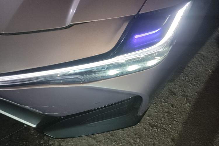 Used Toyota bZ3 2023 616 km Long-Range Premium Left Front Headlight