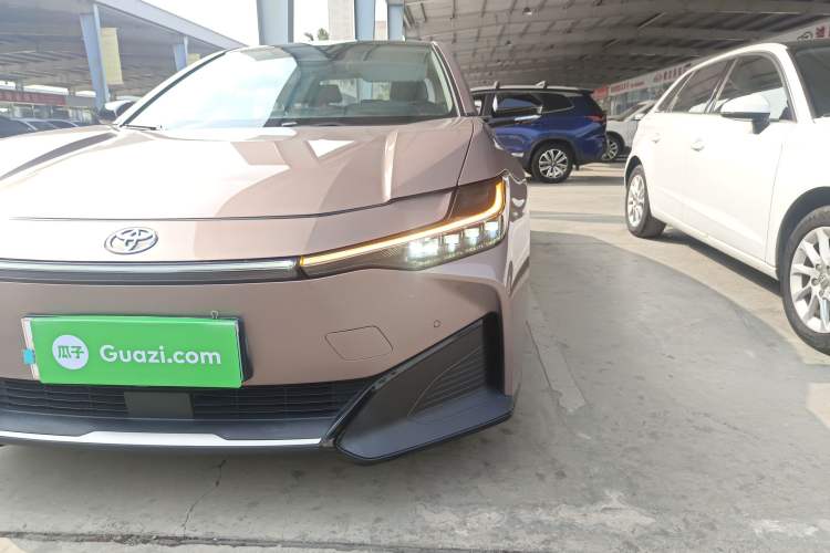 Used Toyota bZ3 2023 616 km Long-Range Premium Left Front Headlight