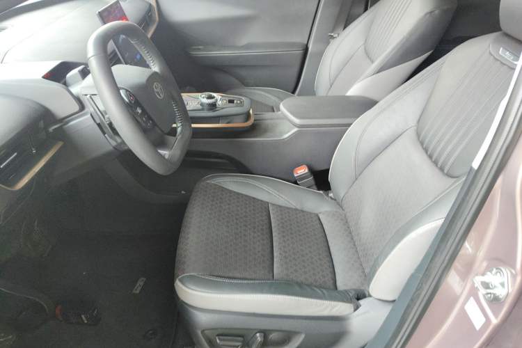 Used Toyota bZ3 2023 616 km Long-Range Premium Left Front Seat
