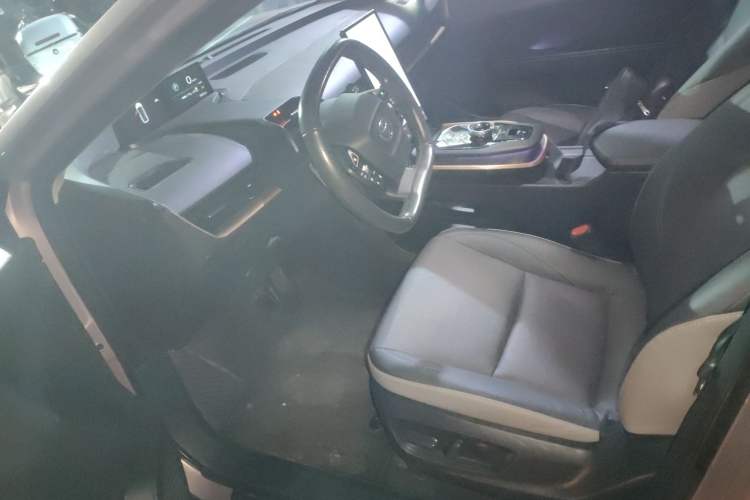 Used Toyota bZ3 2023 616 km Long-Range Premium Left Front Seat