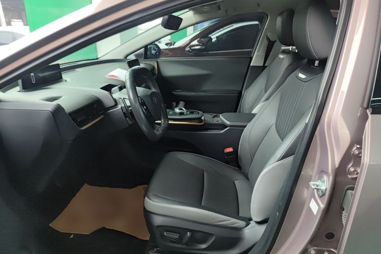 Used Toyota bZ3 2023 616 km Long-Range Premium Left Front Seat