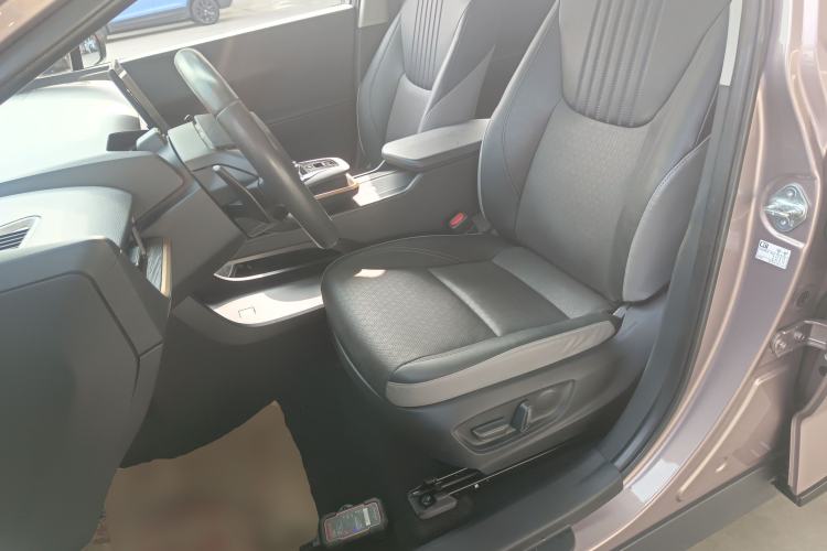 Used Toyota bZ3 2023 616 km Long-Range Premium Left Front Seat