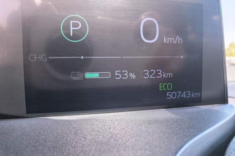 Used Toyota bZ3 2023 616 km Long-Range Premium Odometer Close Up