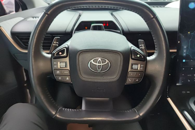 Used Toyota bZ3 2023 616 km Long-Range Premium Steering Wheel