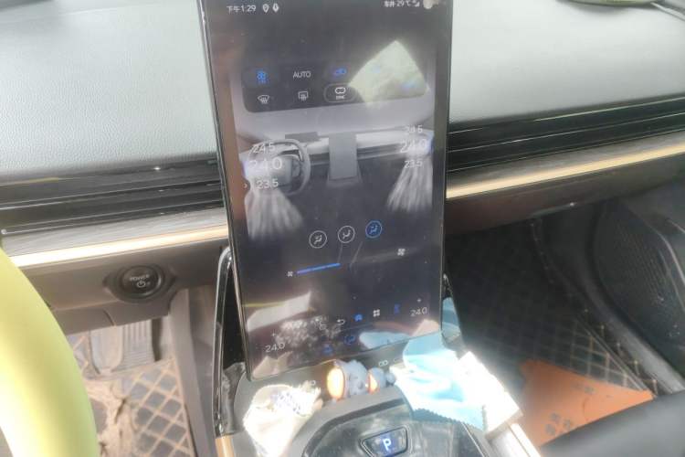 Used Toyota bZ3 2023 517 km Elite PRO Audio And AC Panel