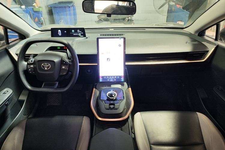 Used Toyota bZ3 2023 616 km Long-Range PRO Center Console