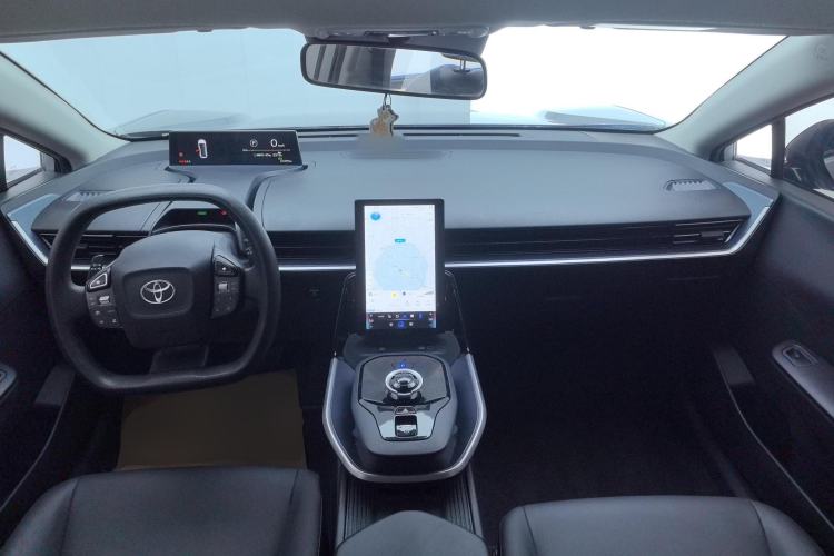 Used Toyota bZ3 2023 517 km Elite PRO Center Console