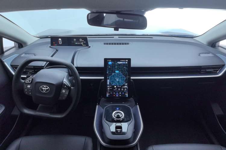 Used Toyota bZ3 2023 517 km Elite PRO Center Console