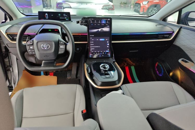 Used Toyota bZ3 2023 517 km Elite PRO Center Console