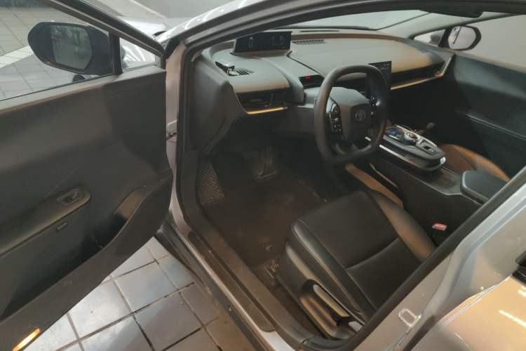 Used Toyota bZ3 2023 517 km Elite PRO Driver Seat