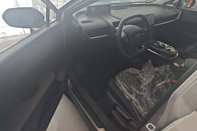 Used Toyota bZ3 2023 517 km Elite PRO Driver Seat