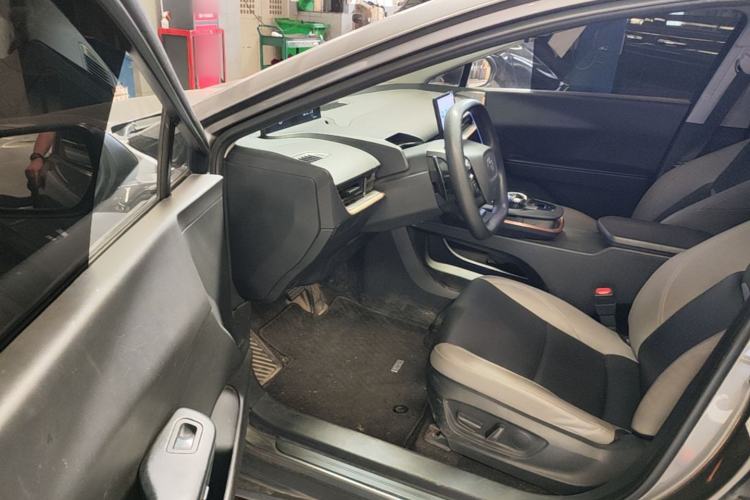Used Toyota bZ3 2023 616 km Long-Range PRO Driver Seat