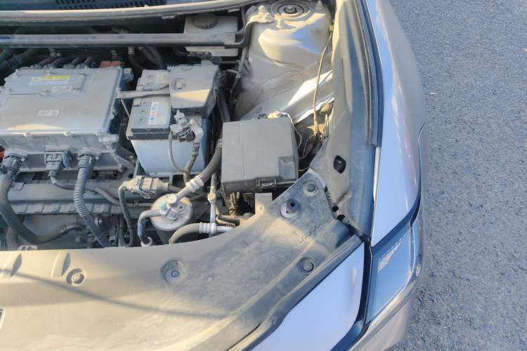Used Toyota bZ3 2023 517 km Elite PRO Engine Bay Left