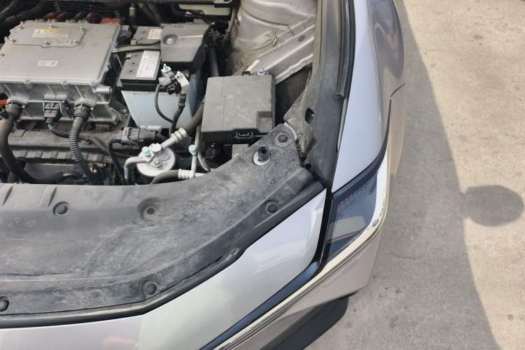 Used Toyota bZ3 2023 517 km Elite PRO Engine Bay Left