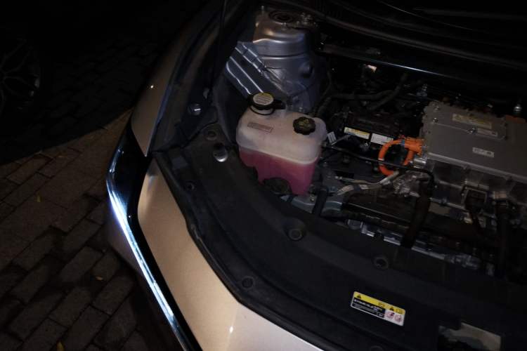 Used Toyota bZ3 2023 517 km Elite PRO Engine Bay Right