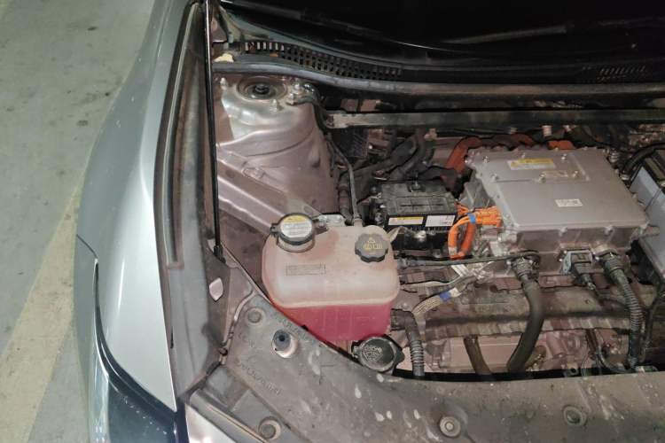 Used Toyota bZ3 2023 517 km Elite PRO Engine Bay Right
